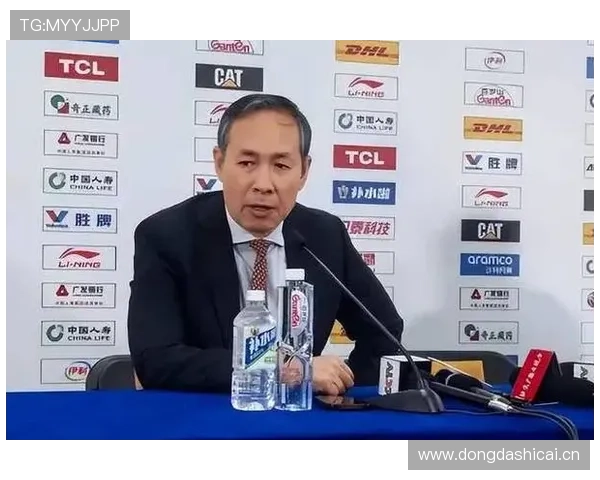 上海3 1淘汰首钢,面对五小阵容无所作为许利民化身阿特金森_张镇_外援_CBA 上海3 1淘汰首钢,面对五小阵容无所作为许利民化身阿特金森_张镇_外援_CBA